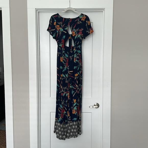 Blush Boutique Maxi Dress - Picture 6 of 6